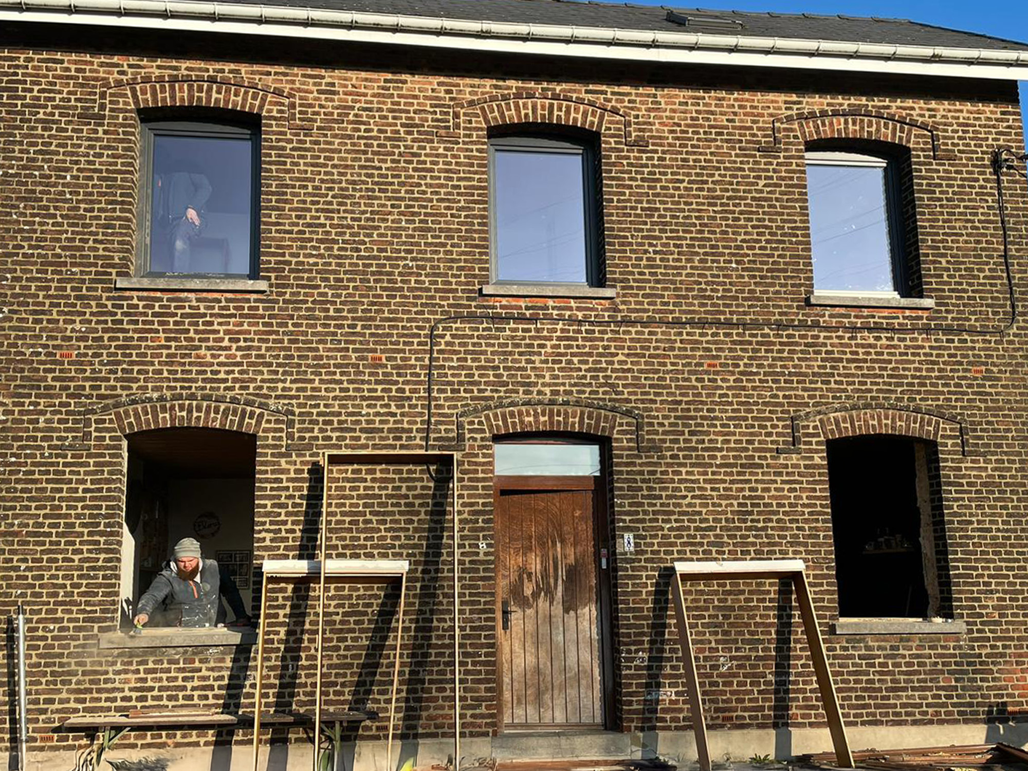 facade_chassis_noir_avant